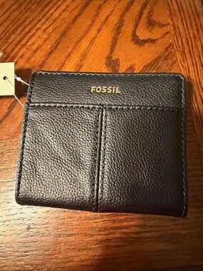 Fossil Black Pebbled Leather Card Case with Gold Logo